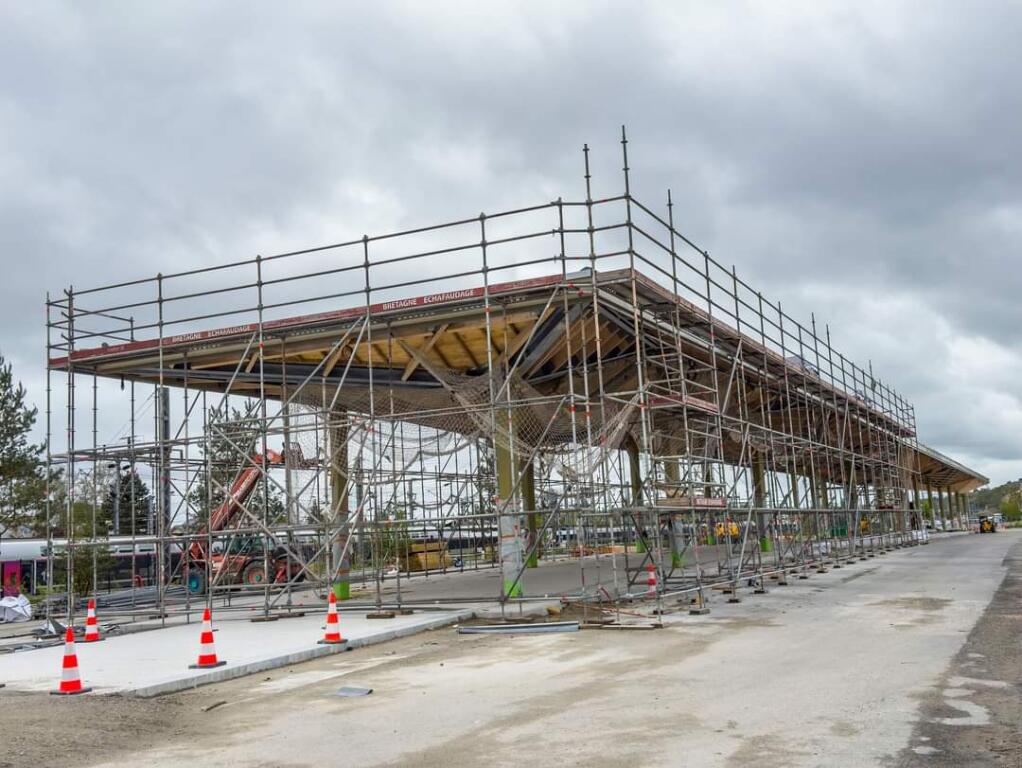 Quimper gare routière nouvel auvent bois échafaudages FB Kibro Benjamin Lucas.jpg